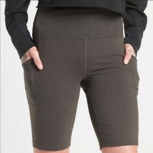 Athleta Excursion Hybrid 9” Biker Shorts Army Grn